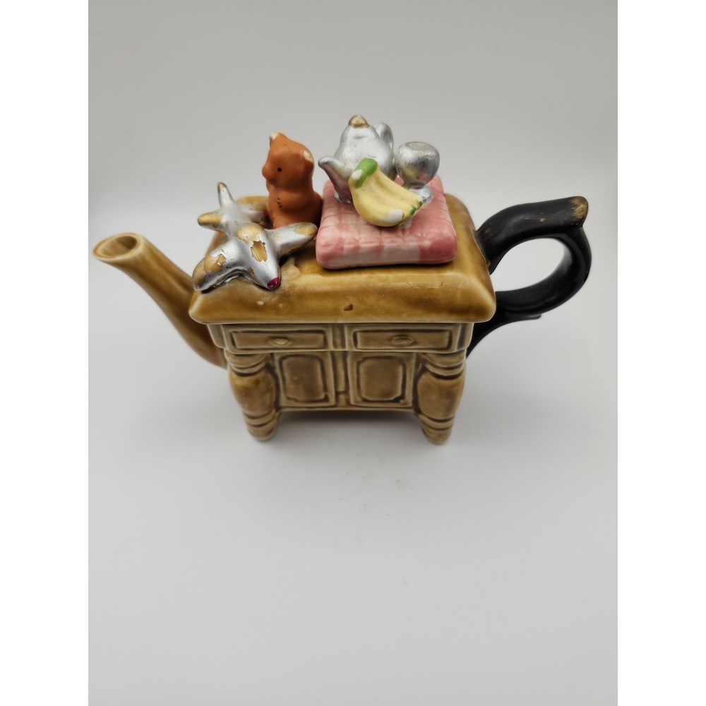 CARDEW Style Toys Miniature Teapot. Ceramic. Kitch Vintage Novelty
